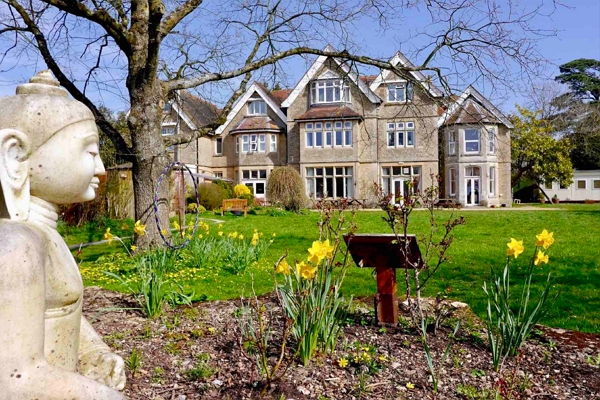 Shaking retreat in the Leela center, Gillingham, UK